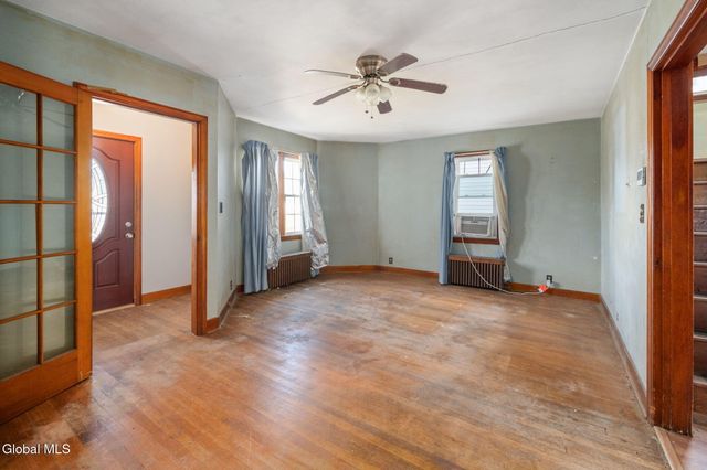 32 Mount Stuart Road, Rotterdam, NY 12304