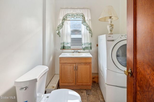 32 Mount Stuart Road, Rotterdam, NY 12304