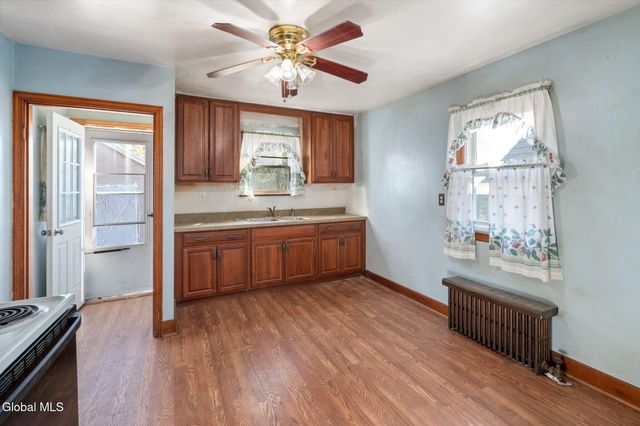 32 Mount Stuart Road, Rotterdam, NY 12304