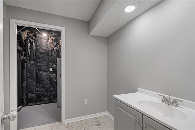 3408 NW 84th Terrace, Kansas City, MO 64154