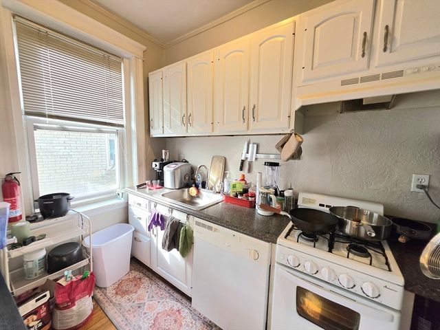 1641 Commonwealth Ave 16, Boston, MA 02135