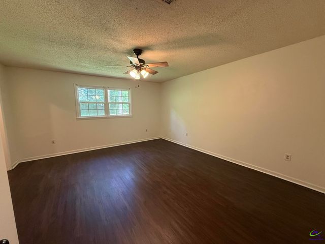 1710 Macon Road, Perry, GA 31069