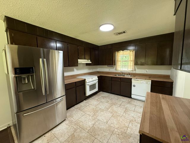 1710 Macon Road, Perry, GA 31069