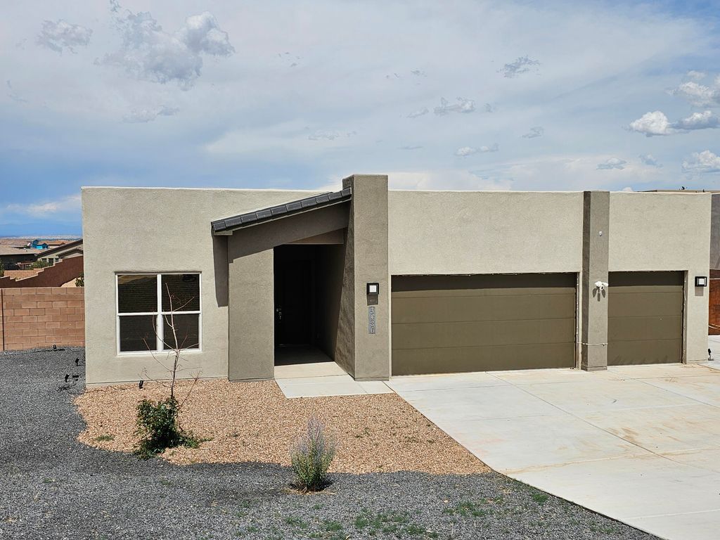 Image 2 of property listing at 3406 Falkirk Road NE, Rio Rancho, NM 87144