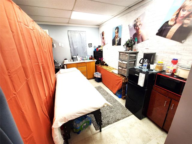 1714 Roman Forest Boulevard, New Caney, TX 77357