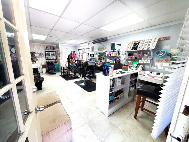 1714 Roman Forest Boulevard, New Caney, TX 77357