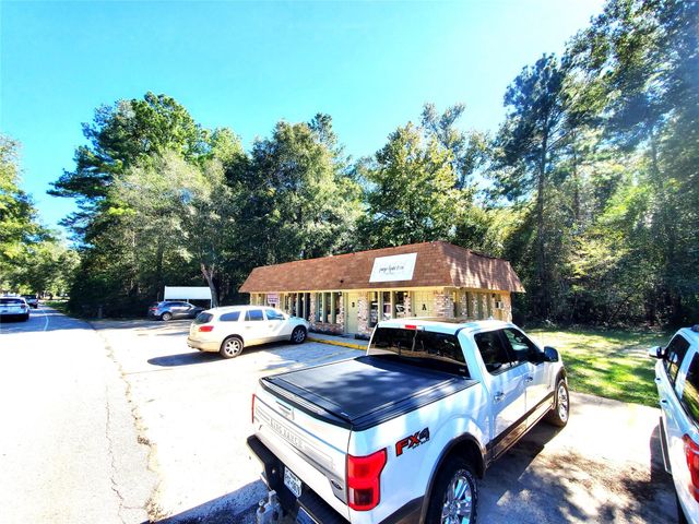 1714 Roman Forest Boulevard, New Caney, TX 77357