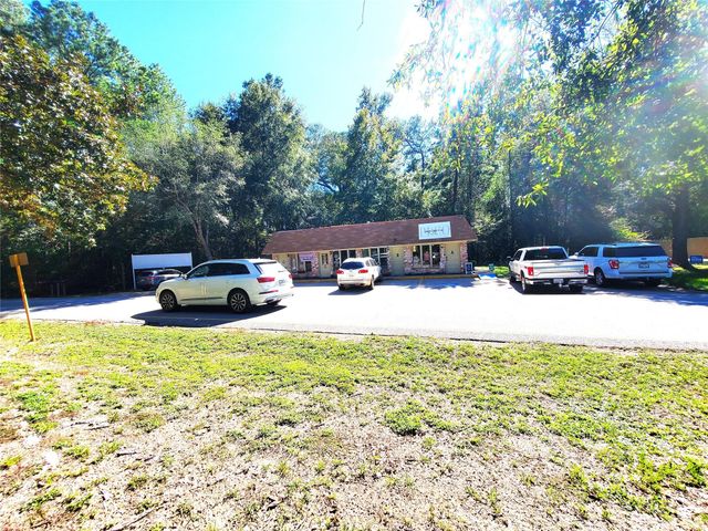 1714 Roman Forest Boulevard, New Caney, TX 77357