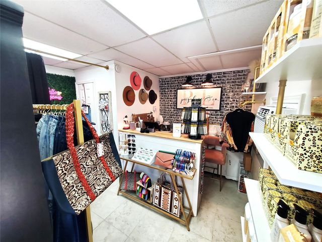 1714 Roman Forest Boulevard, New Caney, TX 77357