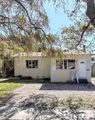 2458 Washington St, Hollywood, FL 33020