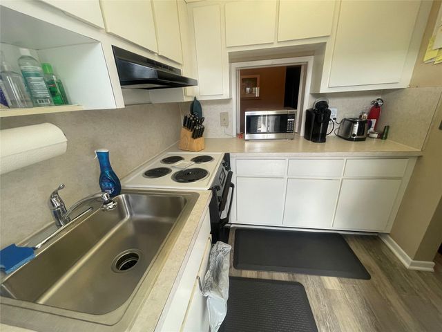 2050 NE 39th St S103, Lighthouse Point, FL 33064