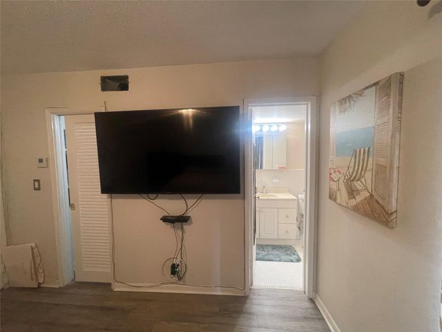 2050 NE 39th St S103, Lighthouse Point, FL 33064