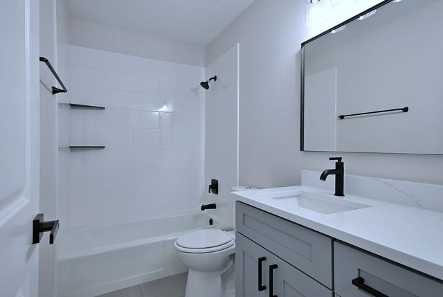 700 Wellington Avenue 207, Elk Grove Village, IL 60007