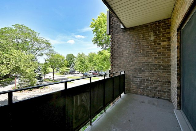 700 Wellington Avenue 207, Elk Grove Village, IL 60007
