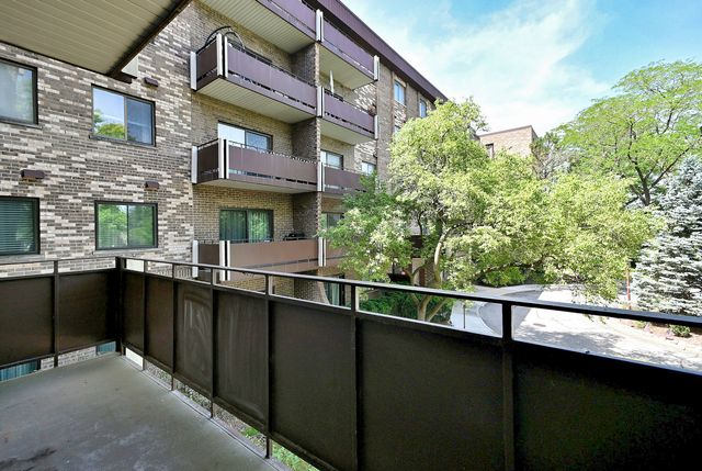 700 Wellington Avenue 207, Elk Grove Village, IL 60007