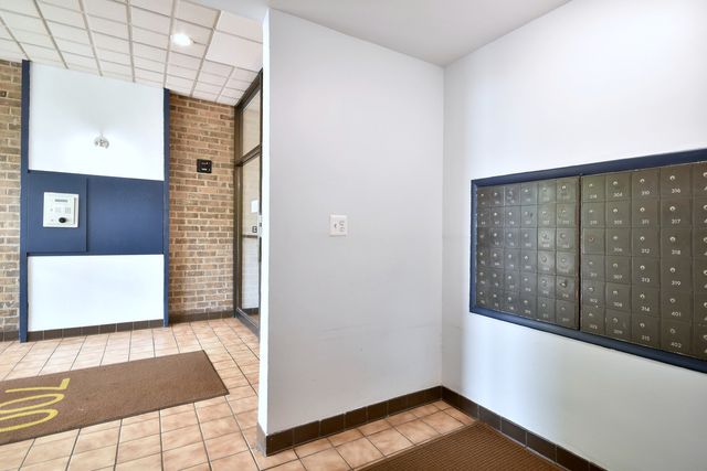 700 Wellington Avenue 207, Elk Grove Village, IL 60007