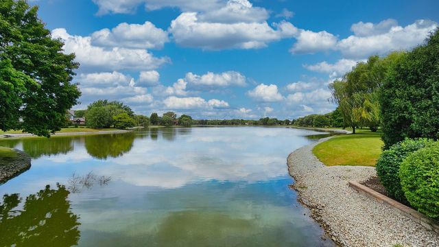 700 Wellington Avenue 207, Elk Grove Village, IL 60007