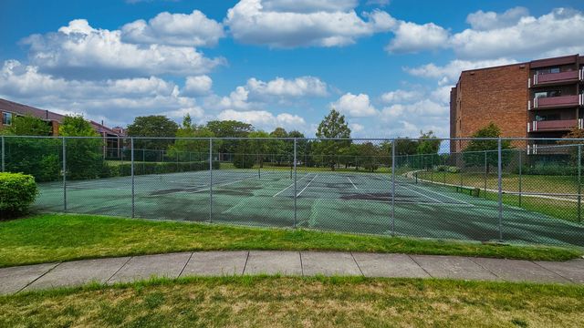 700 Wellington Avenue 207, Elk Grove Village, IL 60007