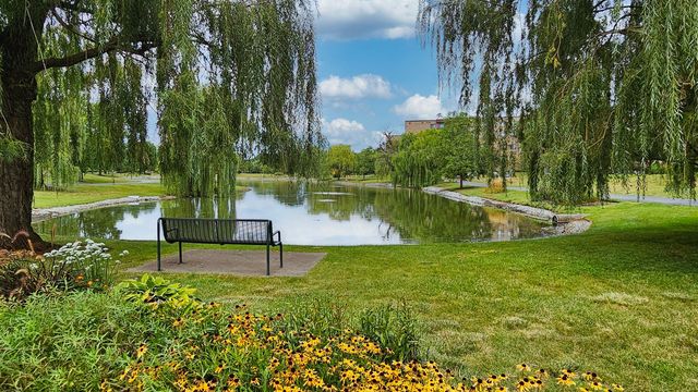 700 Wellington Avenue 207, Elk Grove Village, IL 60007