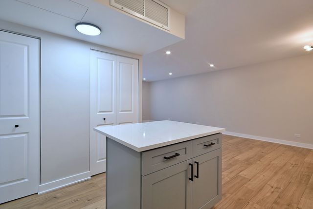 700 Wellington Avenue 207, Elk Grove Village, IL 60007