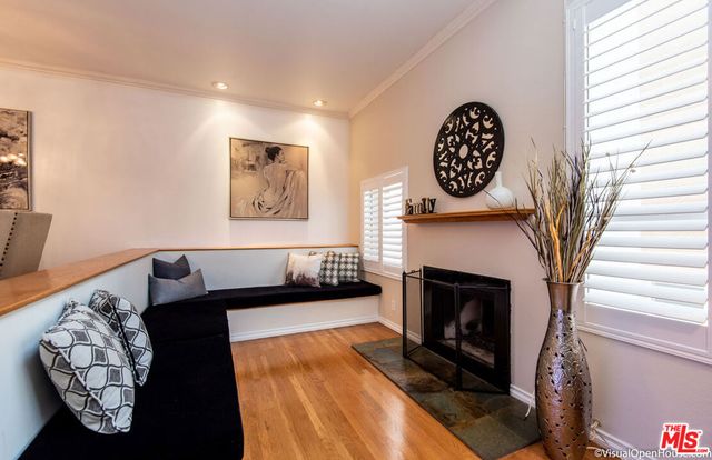 514 S Barrington 103, Los Angeles, CA 90049