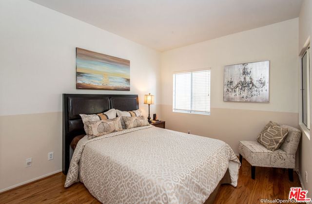 514 S Barrington 103, Los Angeles, CA 90049