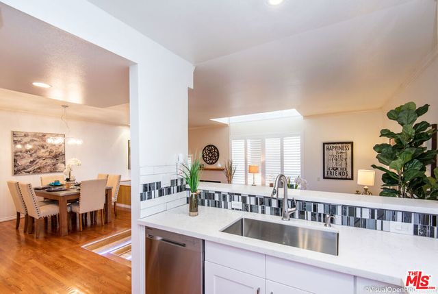 514 S Barrington 103, Los Angeles, CA 90049