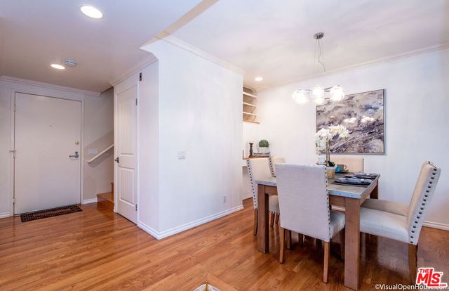 514 S Barrington 103, Los Angeles, CA 90049