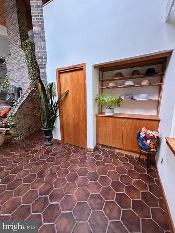 8204 BROOKSIDE RD, Elkins Park, PA 19027