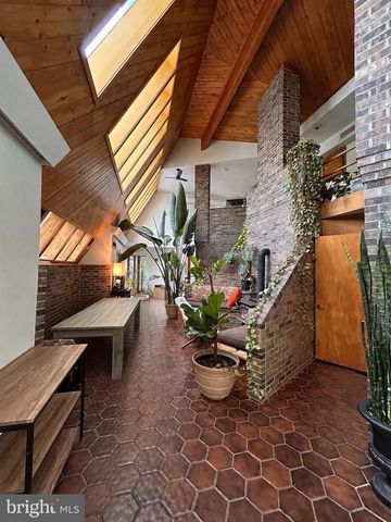 8204 BROOKSIDE RD, Elkins Park, PA 19027