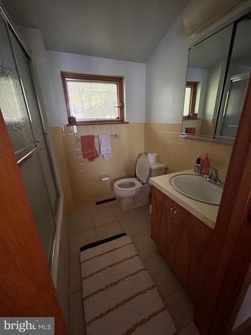 8204 BROOKSIDE RD, Elkins Park, PA 19027