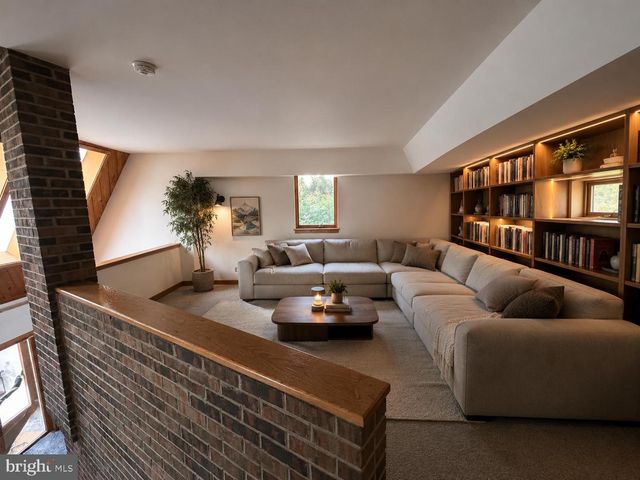 8204 BROOKSIDE RD, Elkins Park, PA 19027