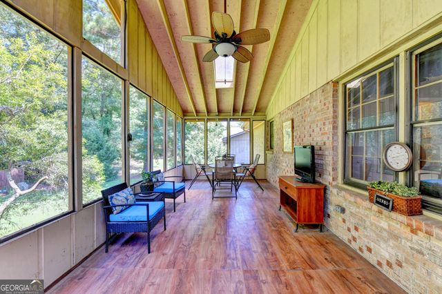 4061 Whispering Forest Court SW, Lilburn, GA 30047