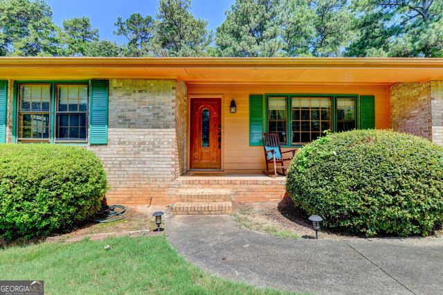 4061 Whispering Forest Court SW, Lilburn, GA 30047