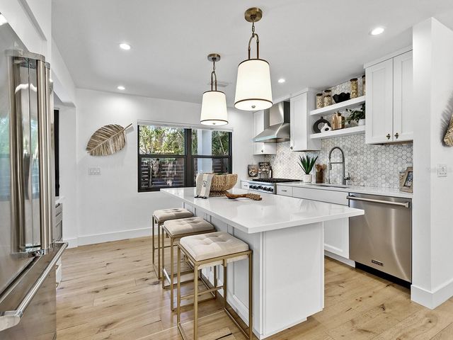 617 MADISON COURT, Sarasota, FL 34236