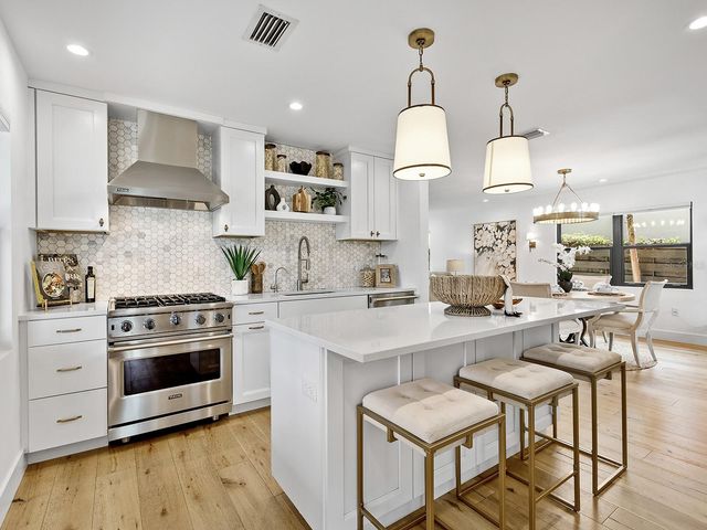 617 MADISON COURT, Sarasota, FL 34236