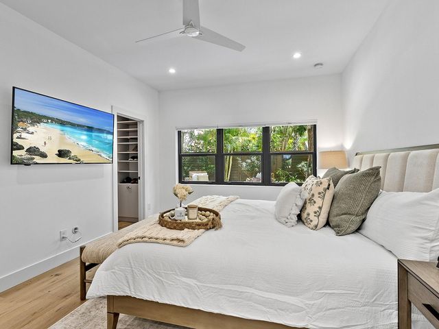 617 MADISON COURT, Sarasota, FL 34236