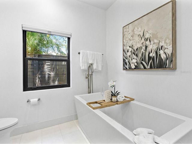 617 MADISON COURT, Sarasota, FL 34236