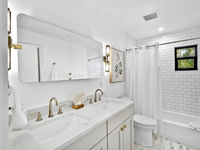 617 MADISON COURT, Sarasota, FL 34236