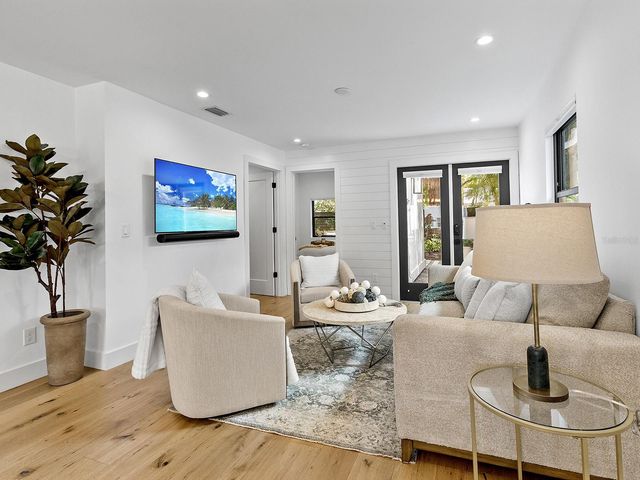 617 MADISON COURT, Sarasota, FL 34236