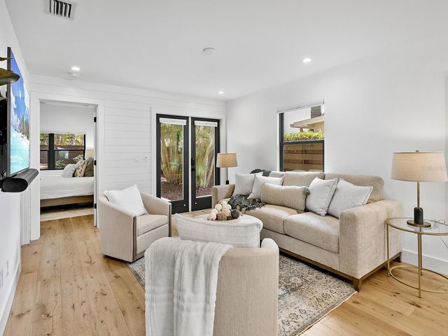 617 MADISON COURT, Sarasota, FL 34236