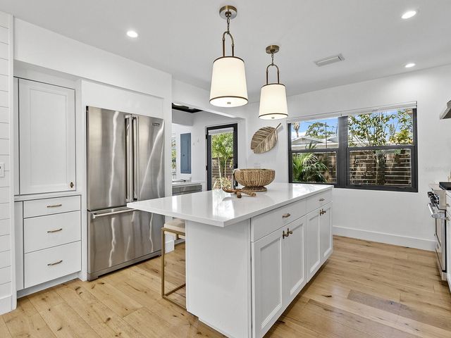 617 MADISON COURT, Sarasota, FL 34236