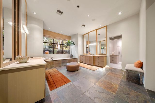 6900 Corte Del Sol, Modesto, CA 95356