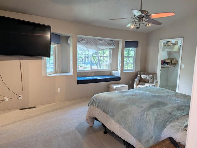 10388 Kenwood Dr, Grass Valley, CA 95949