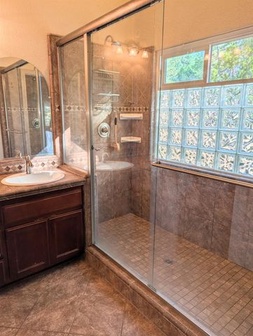 10388 Kenwood Dr, Grass Valley, CA 95949