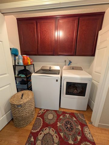 10388 Kenwood Dr, Grass Valley, CA 95949