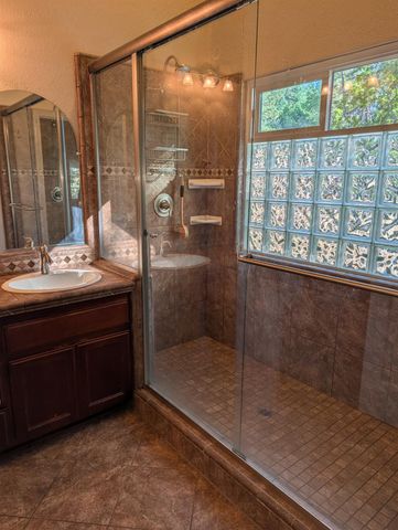 10388 Kenwood Dr, Grass Valley, CA 95949