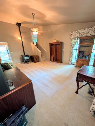 10388 Kenwood Dr, Grass Valley, CA 95949