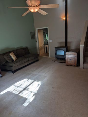 10388 Kenwood Dr, Grass Valley, CA 95949