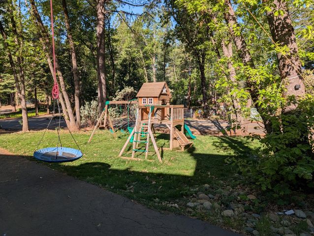 10388 Kenwood Dr, Grass Valley, CA 95949